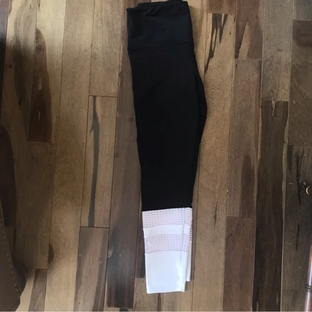 Onzie Flow High Waist Leggings L EUC - Picture 2 of 7